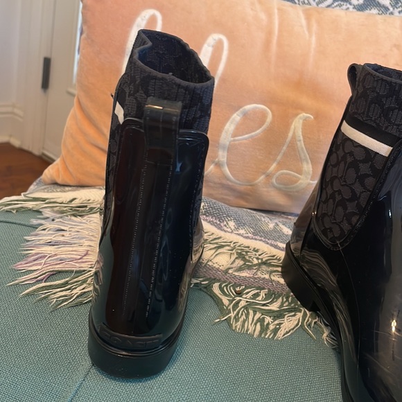 Coach size 9 women’s rain boots. - Picture 3 of 5